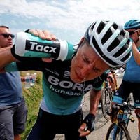 Tour de France | Gases lacrimógenos tras manifestaciones dejan "ciegos" a ciclistas