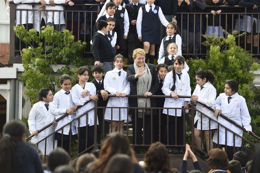 Bachelet y las niñas