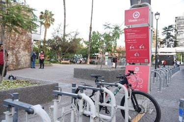 Las indicaciones para llevar la bicicleta en el Metro de Santiago