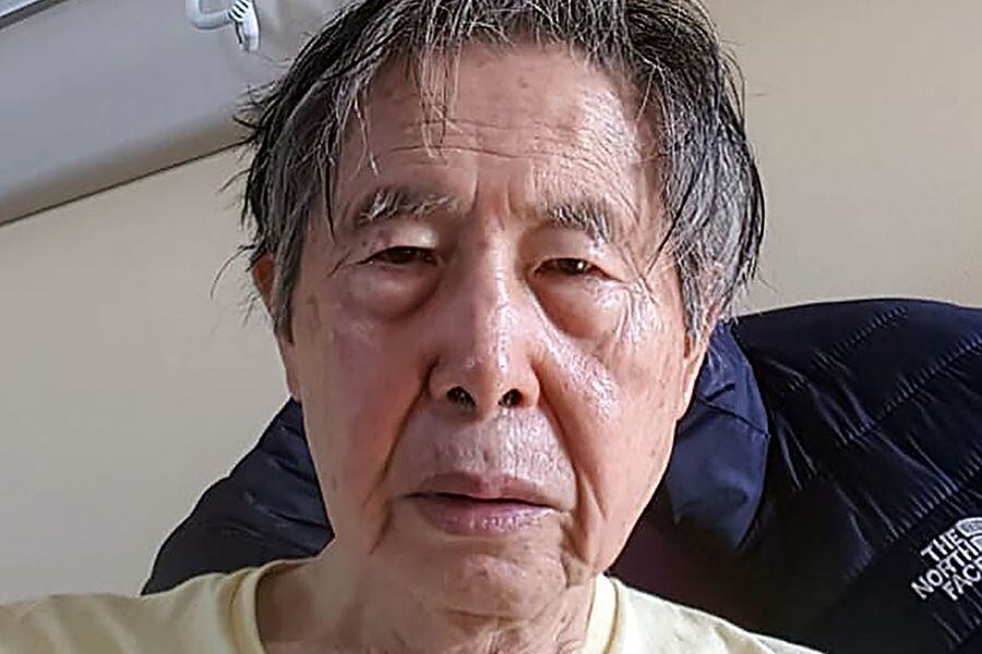 Alberto Fujimori saldría en 2033 de la cárcel - La Tercera