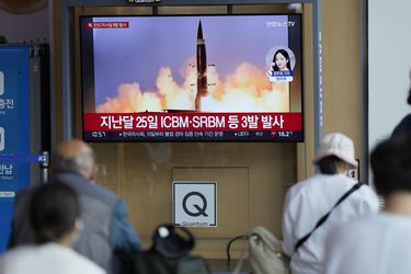 Corea del Norte lanza ocho misiles balísticos hacia el mar de Japón