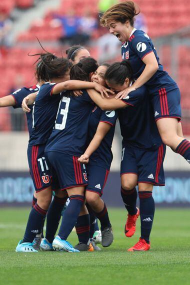 Universidad De Chile Profesionalizara Su Rama Femenina De Futbol La Tercera