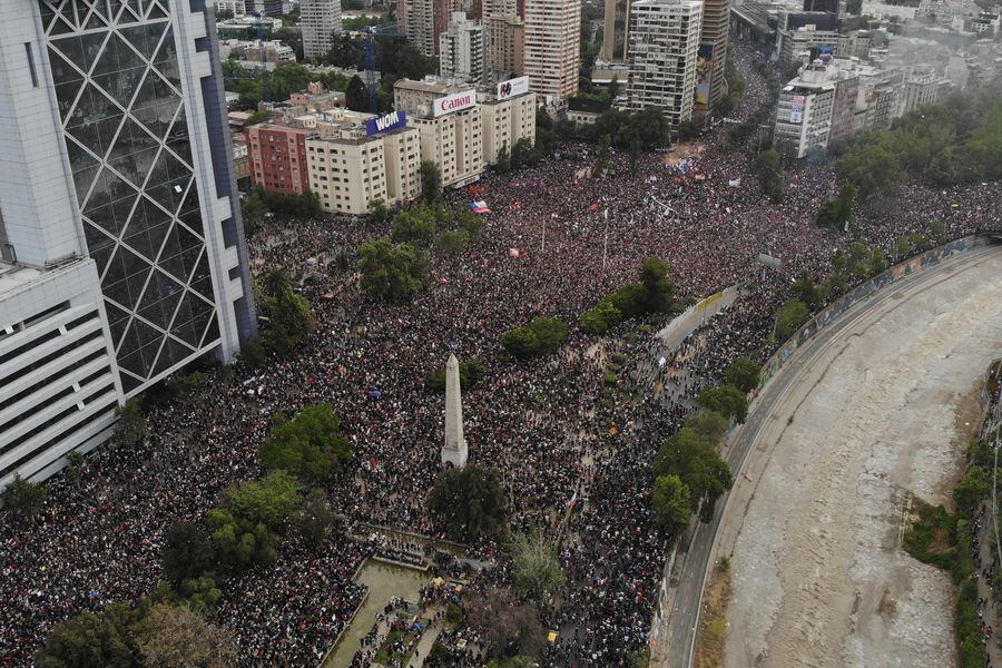 MANIFESTACIONES EN PLAZA ITALIAMARCHA HISTORICA