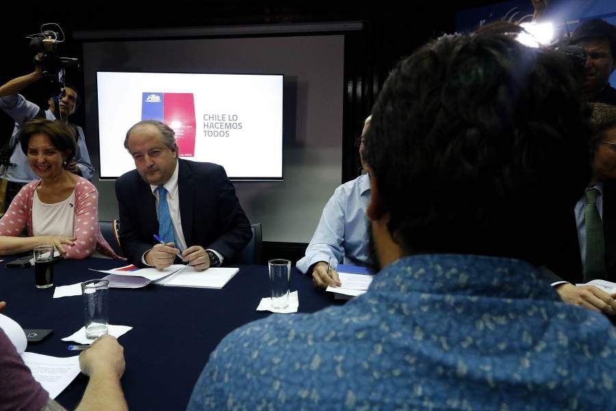 Portuarios se reunen en mesa de trabajo con el Gobierno