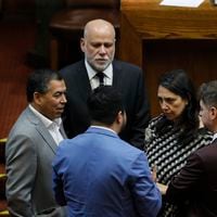 Suspenso por presidencia de la Cámara: socialcristianos meten susto con no apoyar carta opositora y Elizalde sufre con votos radicales y PPD