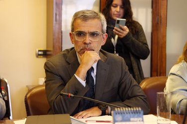 Cordero y sumario por la salida del exsubsecretario Larraín: “La fecha de la renuncia es la que define qué se puede hacer”