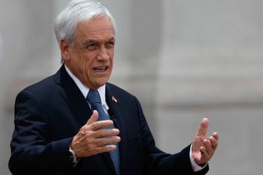 Piñera ofrece al gobierno de Boric apoyo de sus excolaboradores “con conocimiento y experiencia en combatir incendios” 