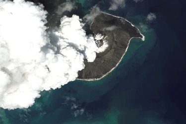 Después de la erupción del volcán, Tonga necesita traer ayuda, pero mantenerse alejado del Covid-19