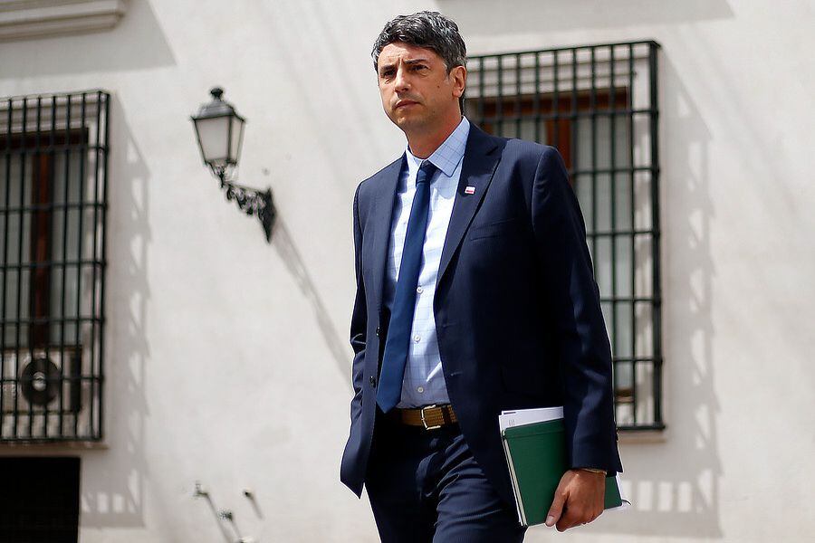 El ministro de Ciencia, Andrés Couve