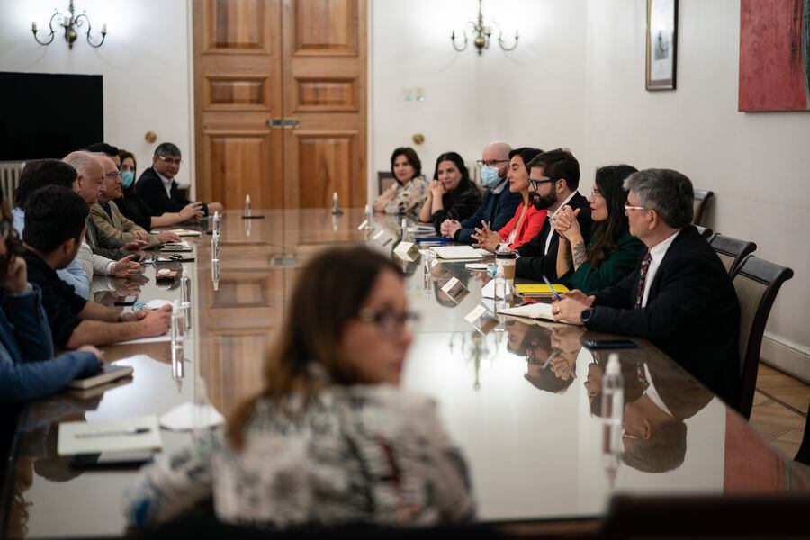 El día después de la derrota: la catarsis oficial en La Moneda y en la sede del PC