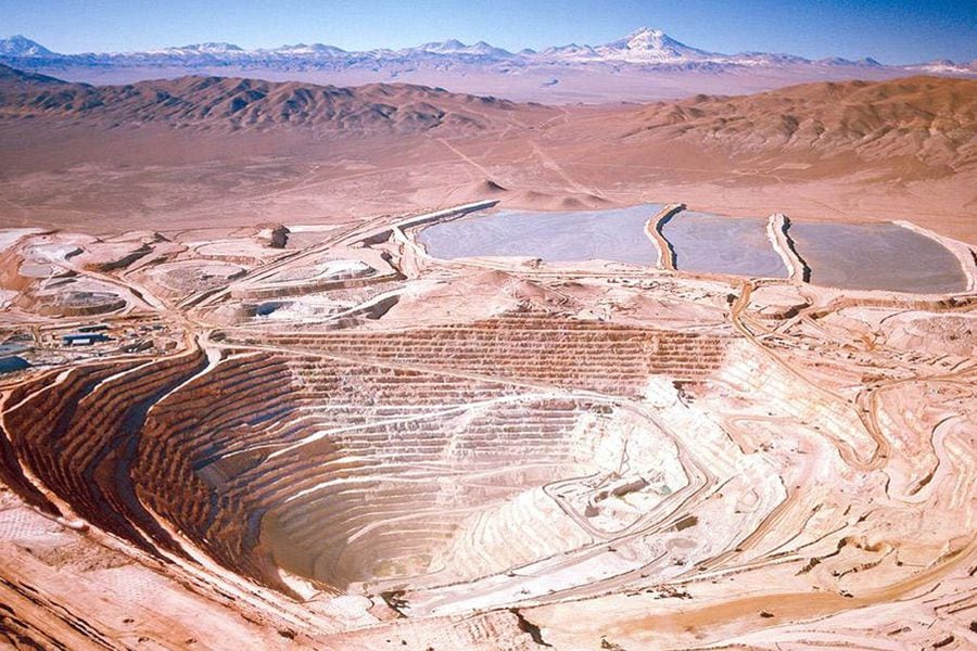 Escondida, el mayor yacimiento de cobre del mundo, reporta caída en sus ganancias al tercer trimestre