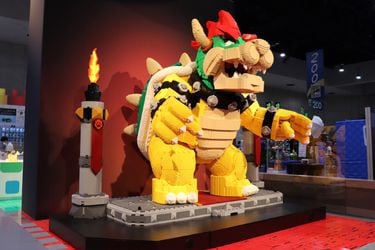 Así es el Bowser de LEGO a tamaño real que está en la Comic-Con