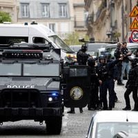 Detienen a un hombre tras acceder al Consulado iraní en París con un chaleco de explosivos falsos 