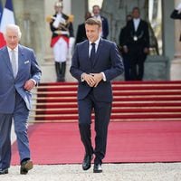 Carlos III y Camila inician pospuesta visita de Estado de tres días a Francia