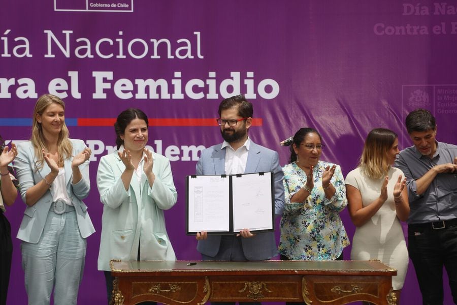 El Presidente Gabriel Boric encabezó ceremonia en jornada que se conmemora el Día Nacional contra el Femicidio