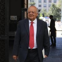Tras cita con Boric, Viera-Gallo dice que extradición de Galvarino Apablaza desde Argentina “es una tarea que tiene el gobierno de Chile” 