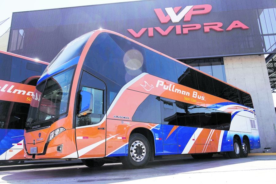 The complex year for the succession of Pullman Bus