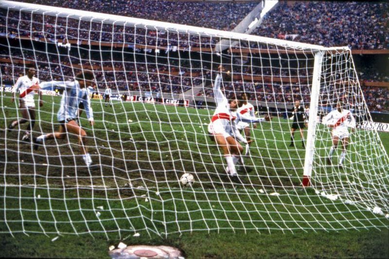 Ricardo Gareca fue el verdugo de Perú ante Argentina en 1985.