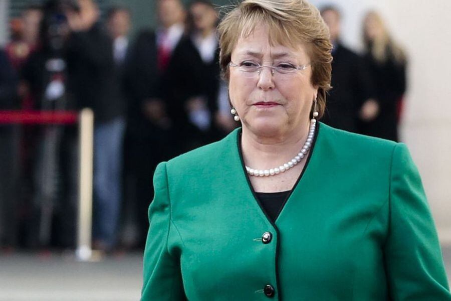 1414582629_bachelet1440