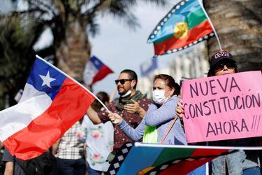 Columna de Carlos Meléndez: Crisis e instituciones