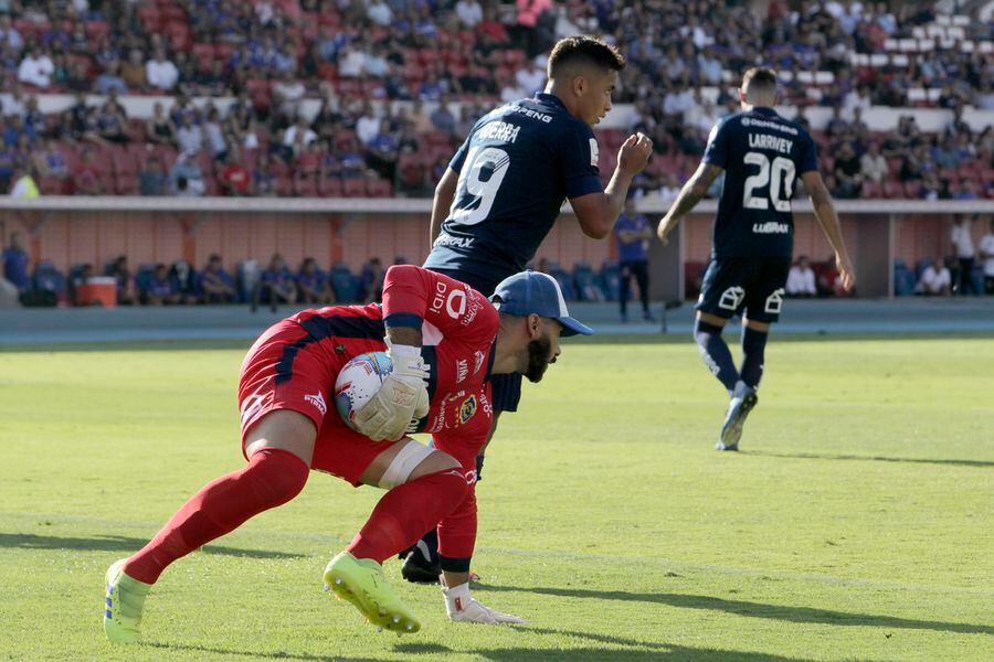 La U No Pudo Con Johnny Herrera La Tercera