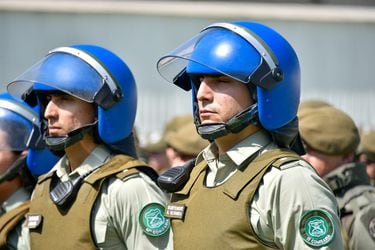 Cascos Azules de Carabineros debutan en despliegue de la policía uniformada por Día del Joven Combatiente