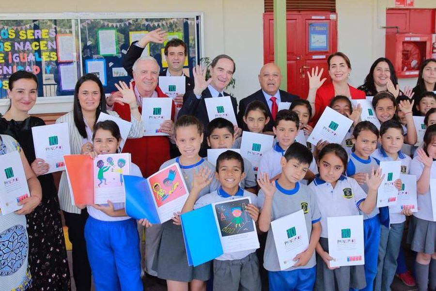 Decálogo de buen trato para niños y niñas con discapacidad se repartirá en 15 mil establecimientos educacionales del Ministerio de Justicia