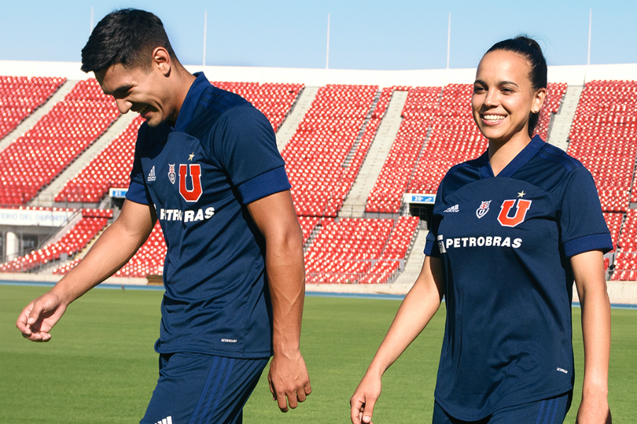 U. de Chile presenta su nueva camiseta