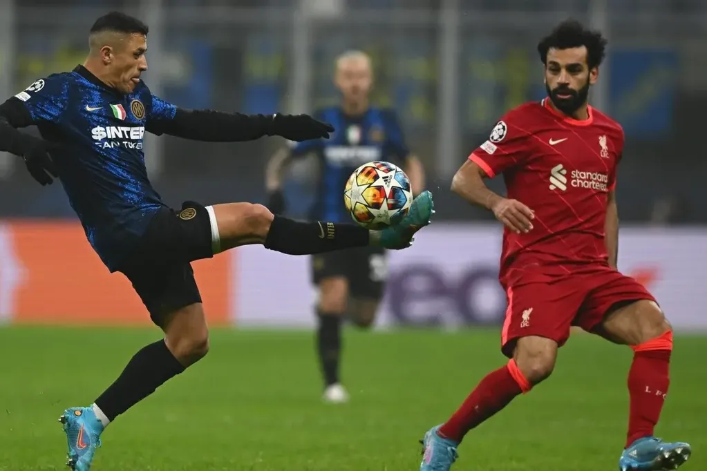 Uno de los duelos más interesantes será el que se disputará hoy entre el Inter de Milán de Sánchez y Vidal vs el Liverpool de Salah.
