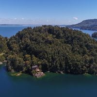 Atención veraneantes: si quieren una isla para pasar sus vacaciones, hay una a la venta en medio del Lago Puyehue