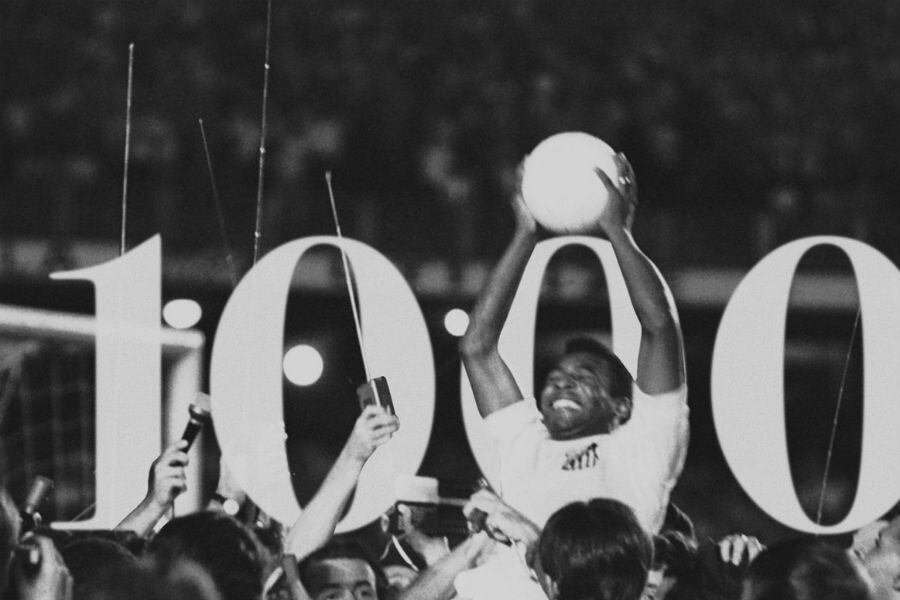 Pelé, el hombre de los mil goles: números y logros de una leyenda - La  Tercera