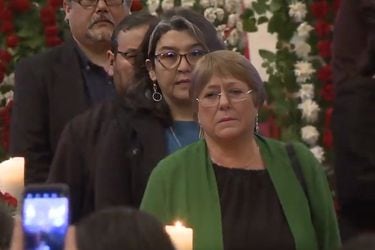 Michelle Bachelet llega hasta el ex Congreso para despedir a Guillermo Teillier: hoy es el funeral del histórico presidente del PC 