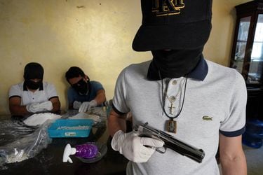 ¿Luchando contra el fentanilo o limpiando su imagen? Las “narcomantas” de los Chapitos en Sinaloa