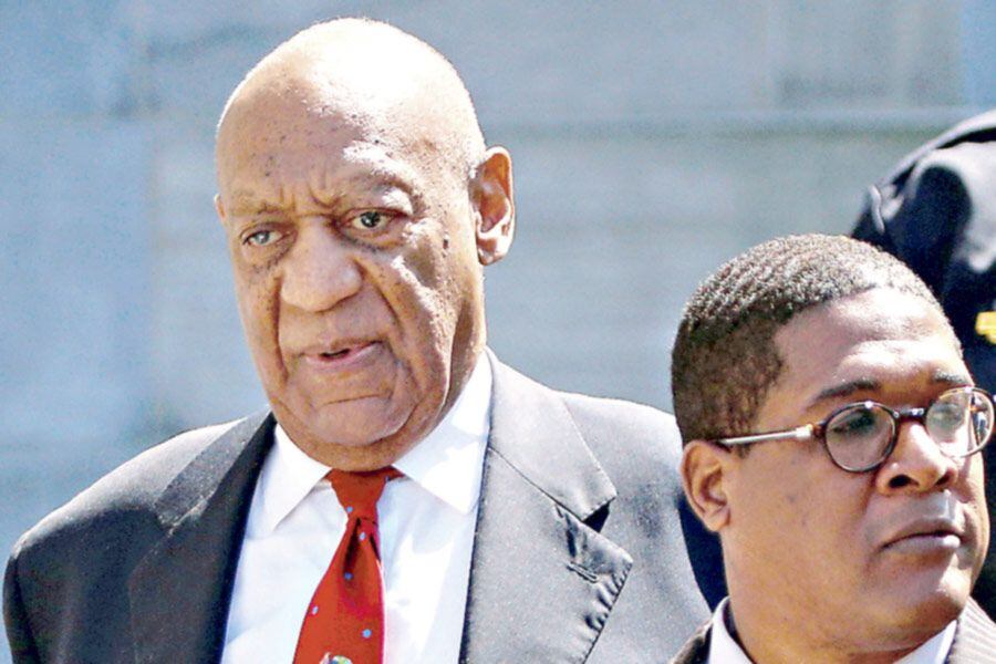 Bill-Cosby-exits-Montgom-41517423