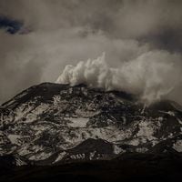 Sismo y columna eruptiva: ¿Qué tan probable es que el volcán Nevados de Chillán haga erupción? 