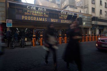 Alcalde de Santiago recorre los cines para adultos Nilo y Mayo