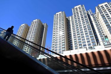 China baja tasa de interés para créditos hipotecarios por primera vez en casi dos años