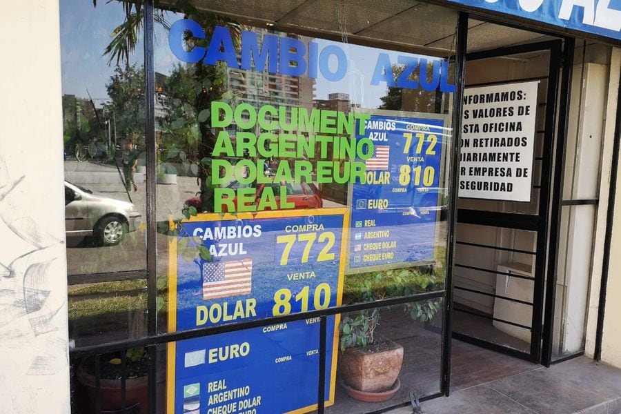 dolar casa de cambio azul