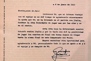 “Me dio la formidable idea de jugar más por las alas”: la inédita carta de agradecimiento de Fernando Riera a un periodista alemán tras ganarle a Italia en el Mundial del 62