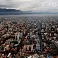 Columna de Iván Poduje: La silenciosa expansión de Santiago