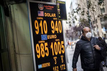 Dólar se disparó a $930 y el peso chileno es la moneda más depreciada en el día