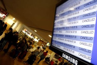 Aerolineas cancelan vuelos desde Santiago y ha provocado un caos en el Aeropuerto de Santiago