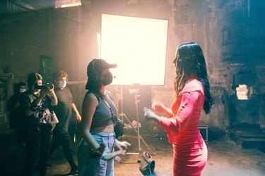 La mujer fuerte del videoclip chileno