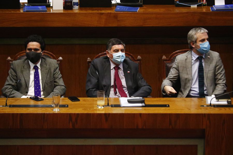 Los ministros Ignacio Briones, Claudio Alvarado y Gonzalo Blumel esta semana en el Congreso.