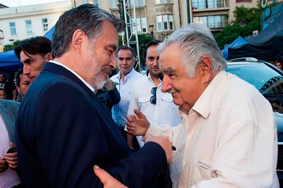 Alejandro Guillier y Pepe Mujica