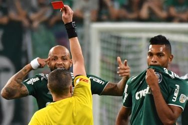 Palmeiras se queda sin Felipe Melo para los dos partidos ante Colo Colo