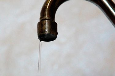 Sernac presenta demanda colectiva contra Esval por no indemnizar cortes de agua