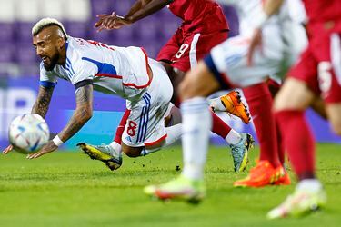 Arturo Vidal exculpó a Alexis Sánchez por el penal perdido ante Qatar: “Es mejor fallar ahora que en las Eliminatorias”