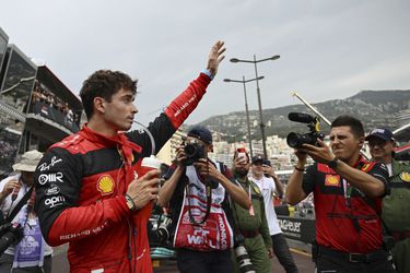 Leclerc triunfa en una accidentada qualy en casa: consigue su pole 14 en la F1 y la segunda al hilo en Mónaco