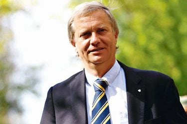 Kast insiste en críticas a vocera de Gobierno: "Lo que corresponde es que cobre su sueldo a Guillier como gasto de campaña"